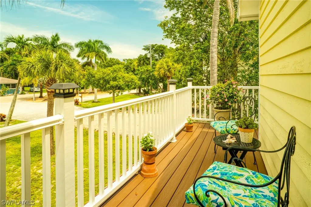2030 Sunrise Circle Sanibel FL 33957