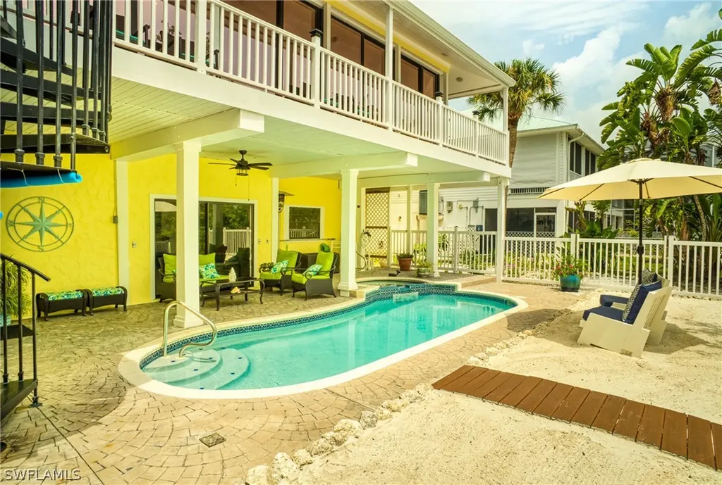 2030 Sunrise Circle Sanibel FL 33957