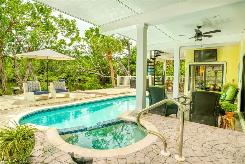 2030 Sunrise Circle Sanibel FL 33957