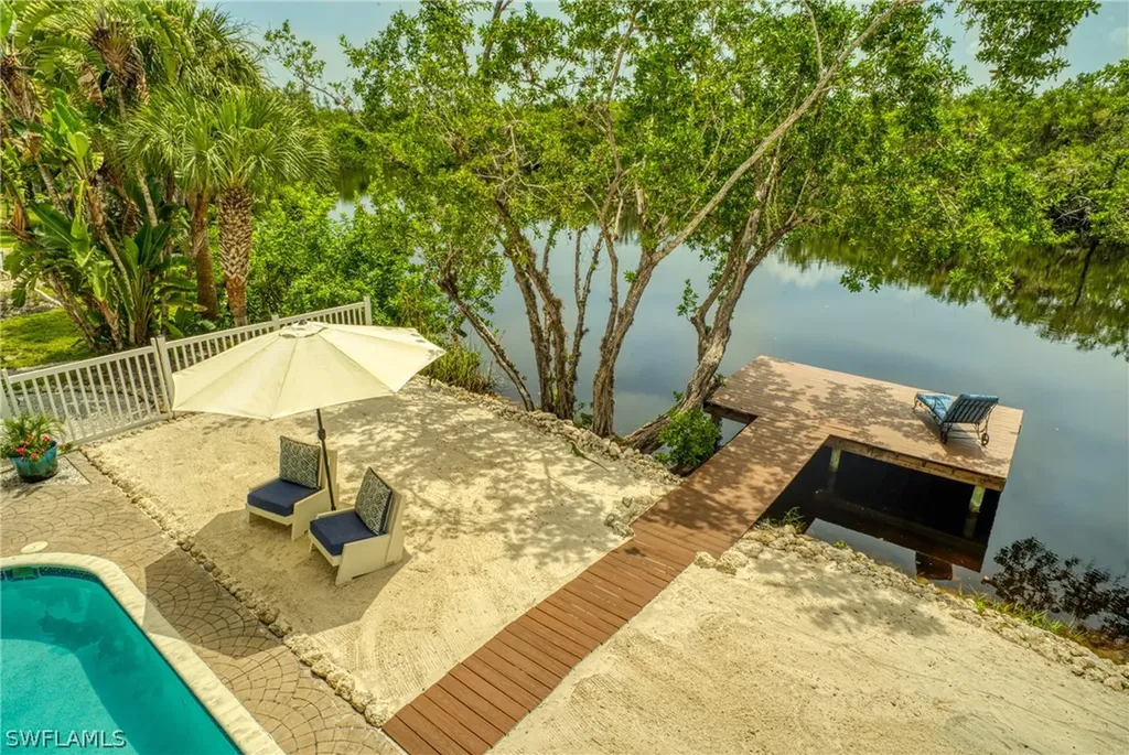 2030 Sunrise Circle Sanibel FL 33957