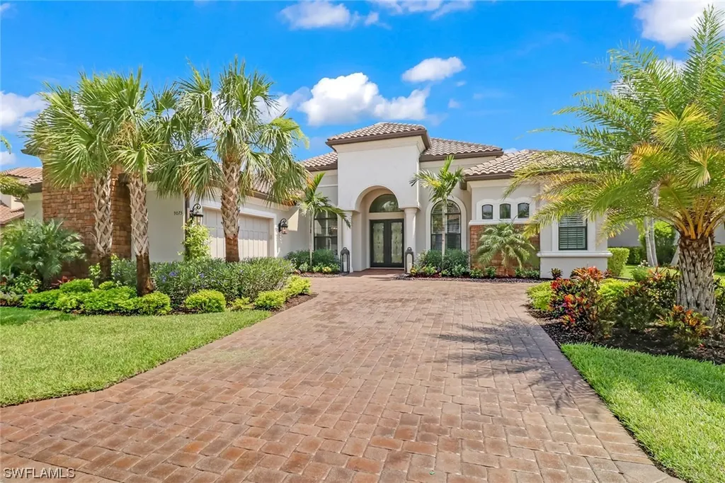 9075 Sorreno Court Naples FL 34119