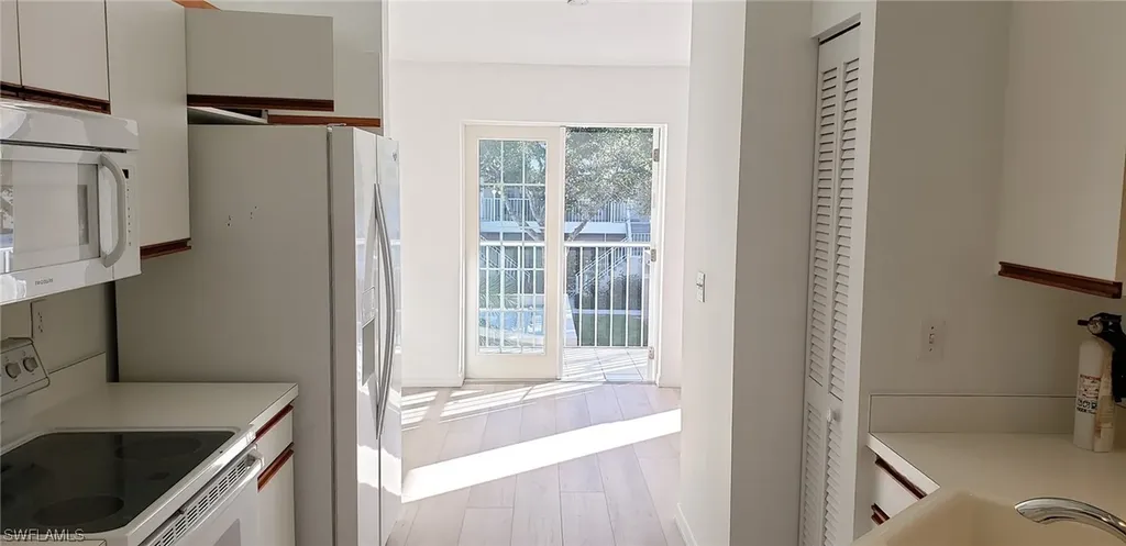 859 Tanbark Drive Naples FL 34108