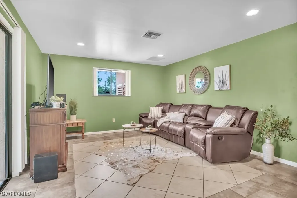 1620 Desoto Boulevard N Naples FL 34120