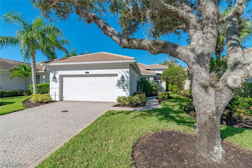 8561 Pepper Tree Way Naples FL 34114