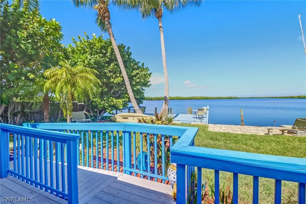 4760 Pine Island Road NW Matlacha FL 33993