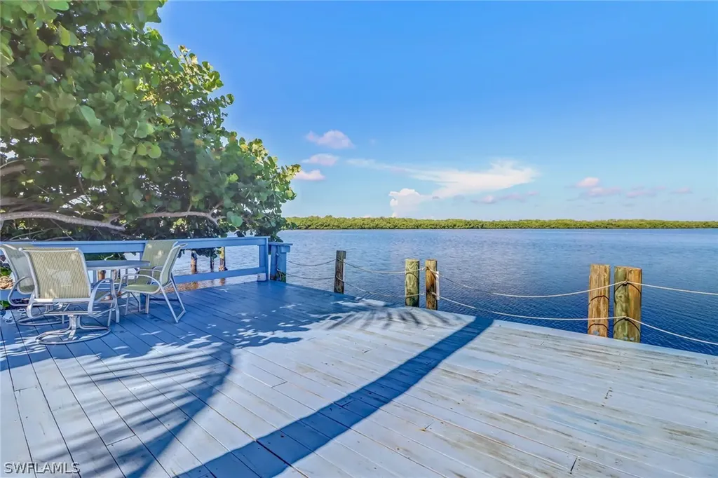 4760 Pine Island Road NW Matlacha FL 33993