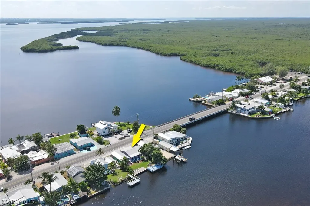 4760 Pine Island Road NW Matlacha FL 33993