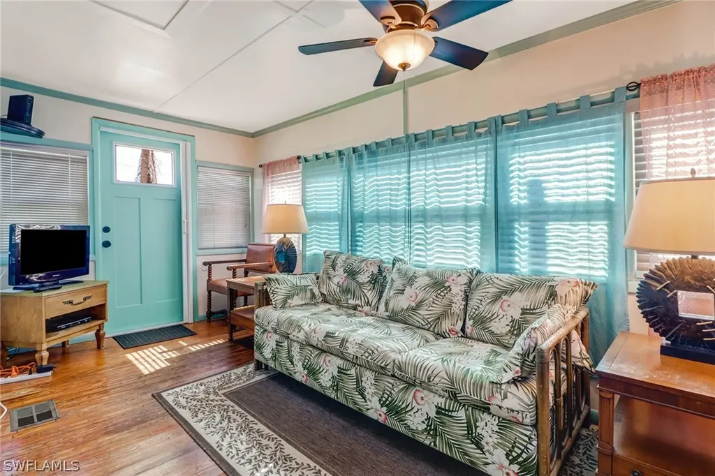 4760 Pine Island Road NW Matlacha FL 33993