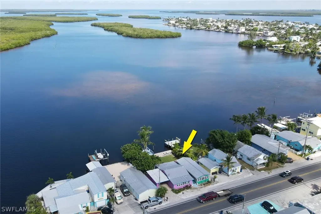 4760 Pine Island Road NW Matlacha FL 33993