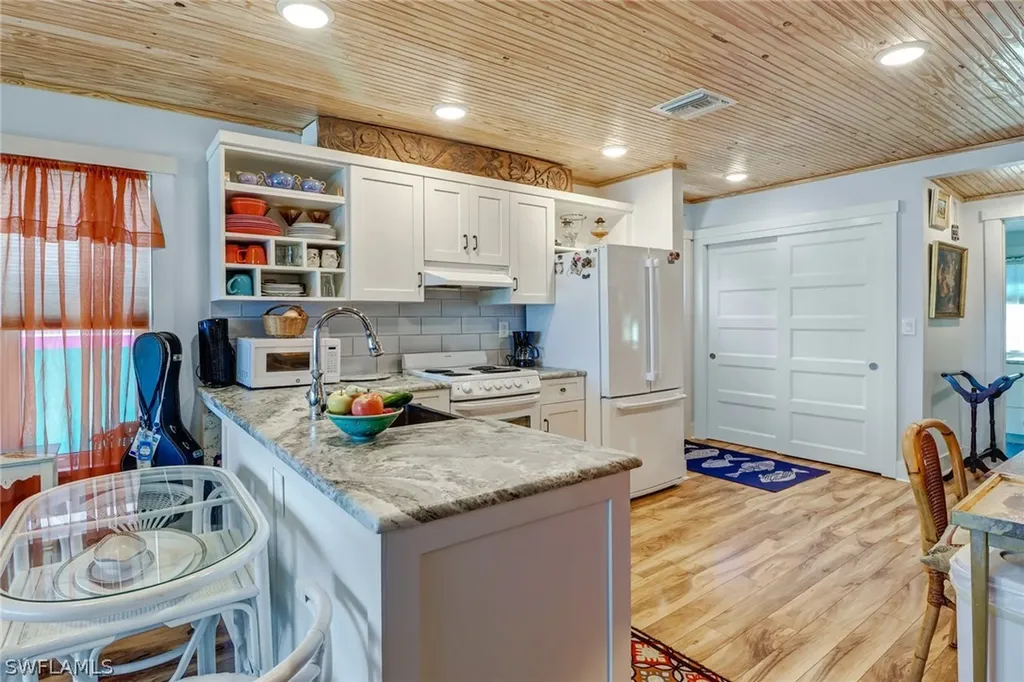 4760 Pine Island Road NW Matlacha FL 33993