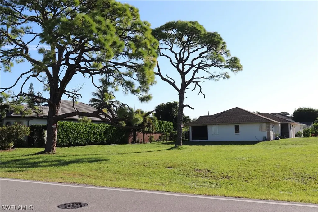 0 Vanderbilt Drive Naples FL 34108