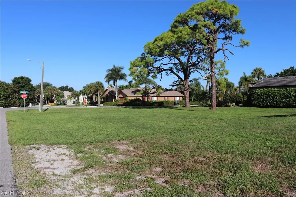 0 Vanderbilt Drive Naples FL 34108