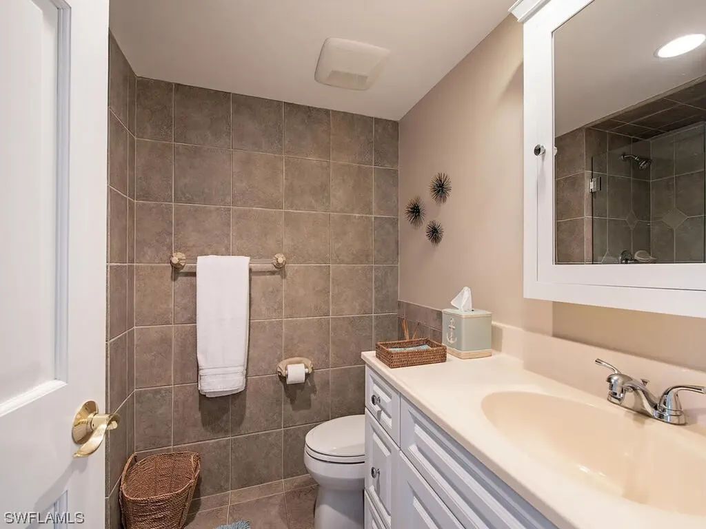 1910 Gulf Shore Boulevard N Naples FL 34102
