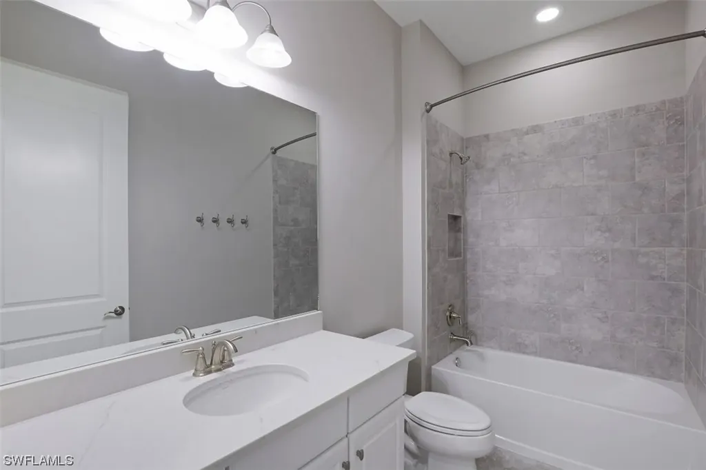 8427 Palacio Terrace S Naples FL 34114