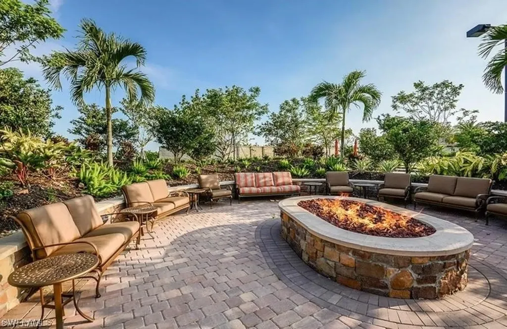 8427 Palacio Terrace S Naples FL 34114