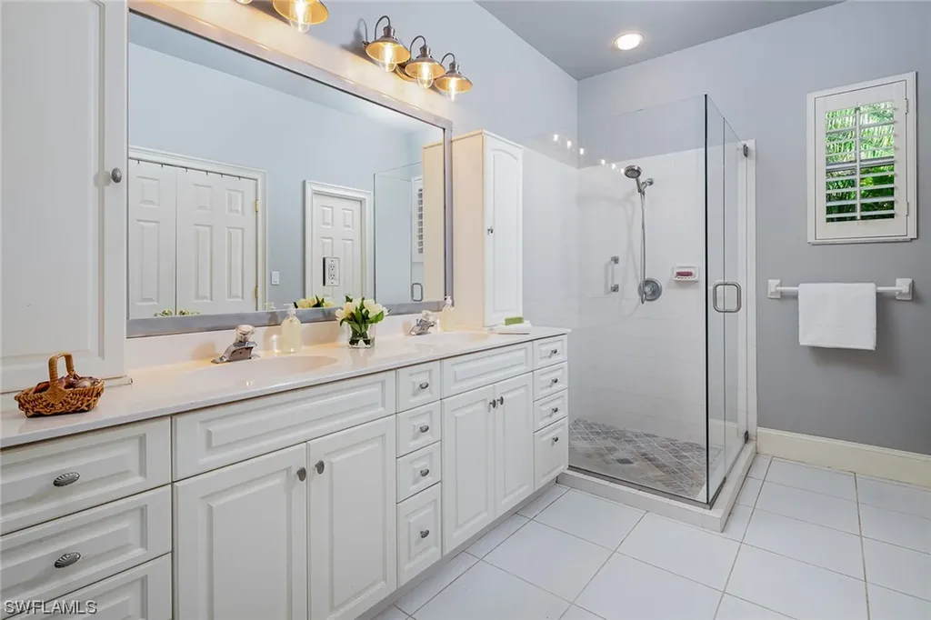 959 Fountain Run Naples FL 34119