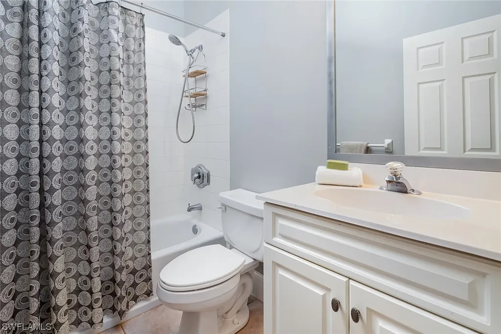 959 Fountain Run Naples FL 34119
