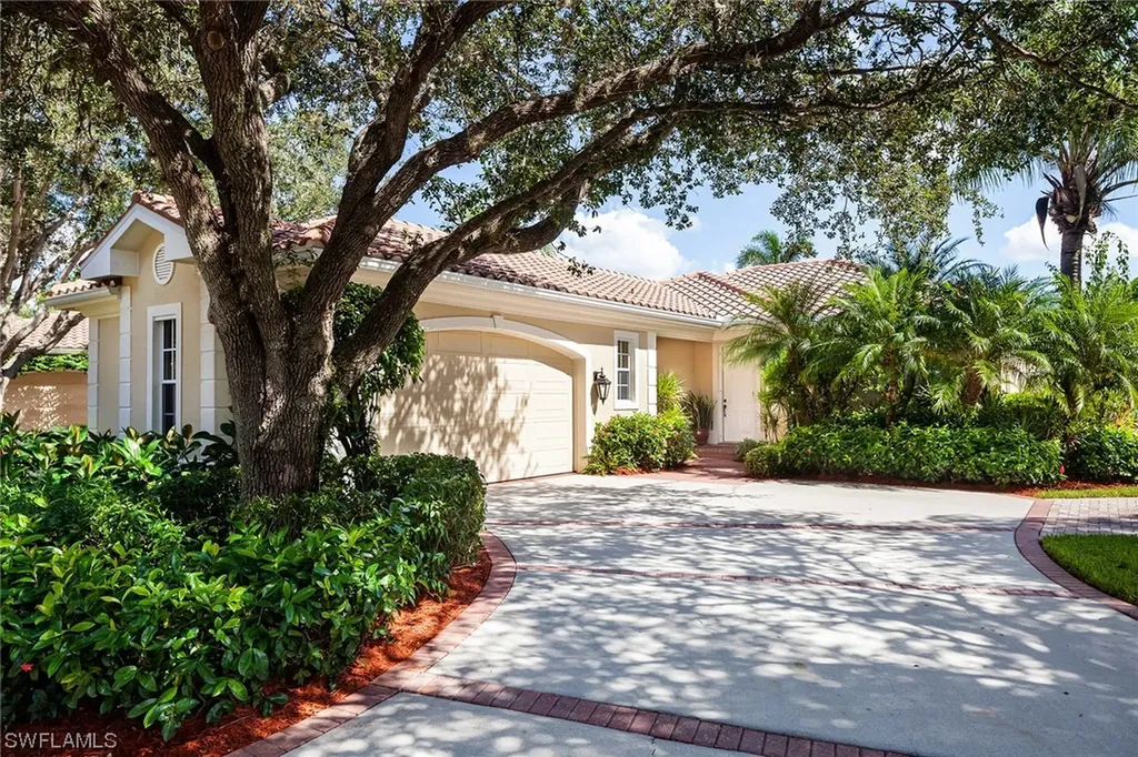959 Fountain Run Naples FL 34119