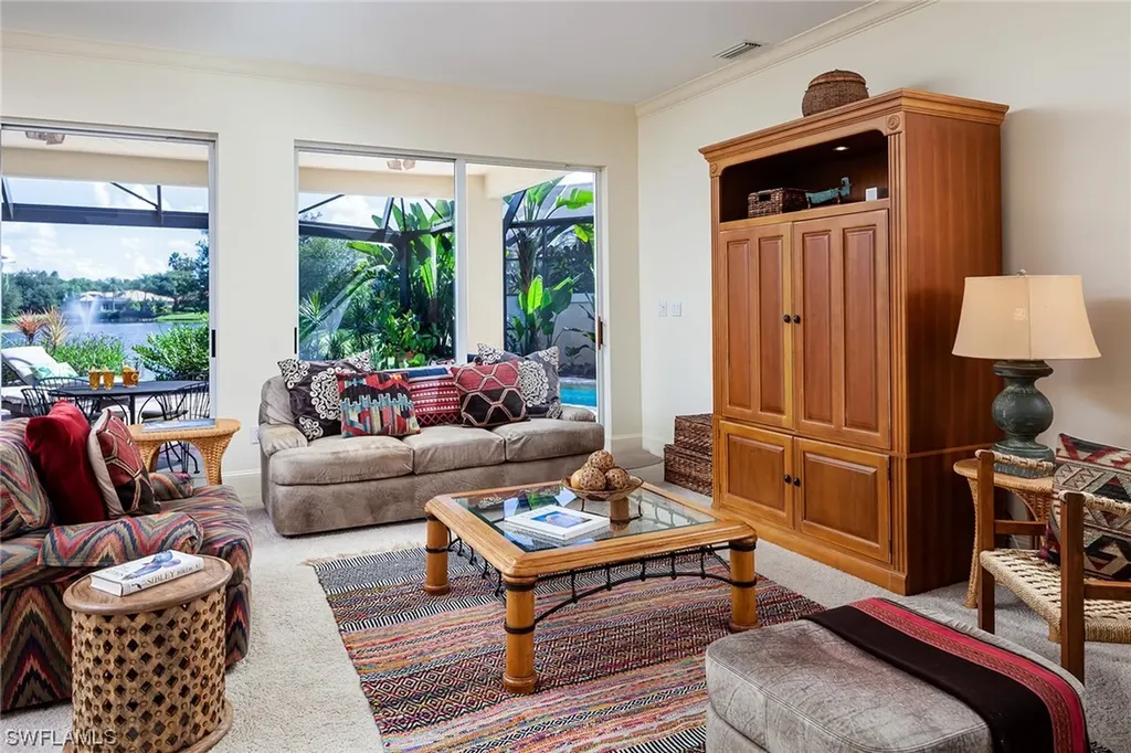959 Fountain Run Naples FL 34119