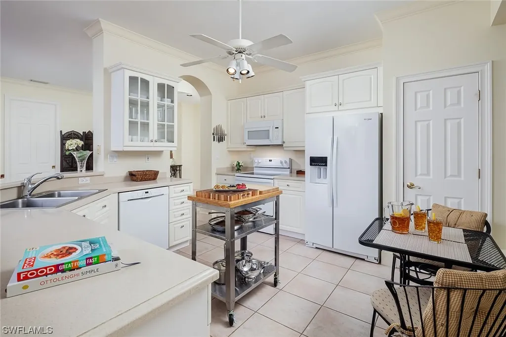 959 Fountain Run Naples FL 34119