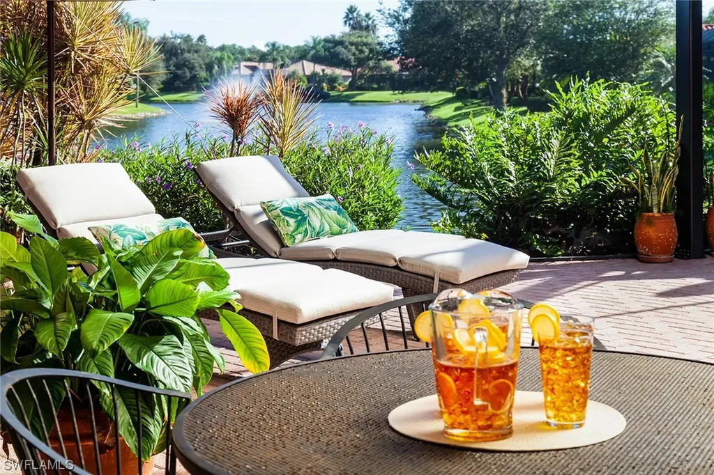 959 Fountain Run Naples FL 34119