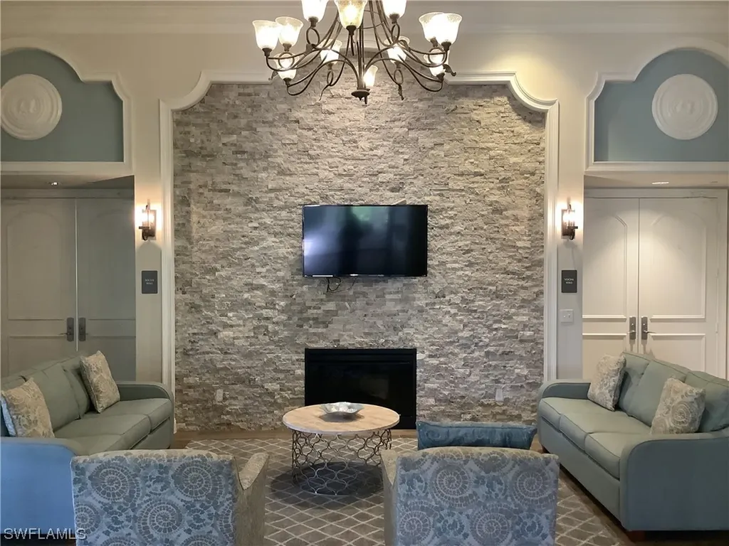 1654 Triangle Palm Terrace Naples FL 34119