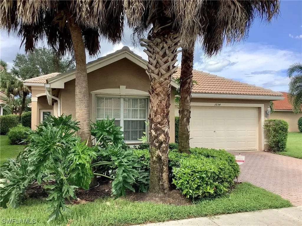 1654 Triangle Palm Terrace Naples FL 34119