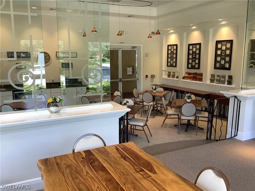 1654 Triangle Palm Terrace Naples FL 34119