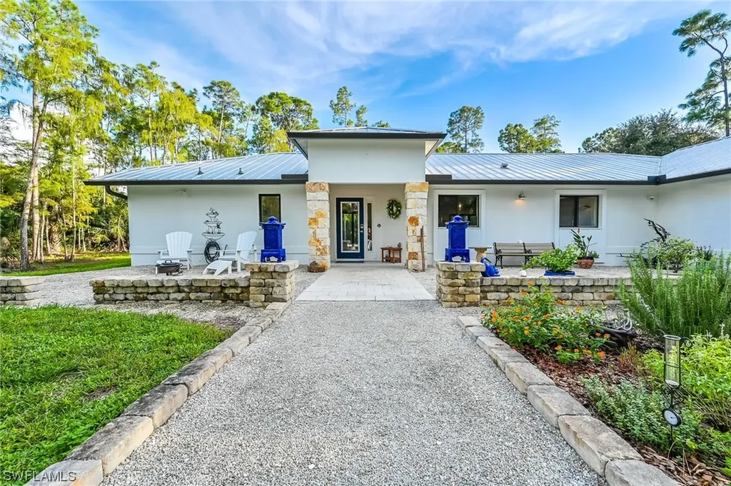 3330 3rd Avenue NW Naples FL 34120