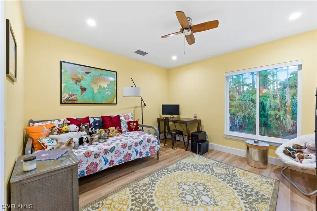 3330 3rd Avenue NW Naples FL 34120