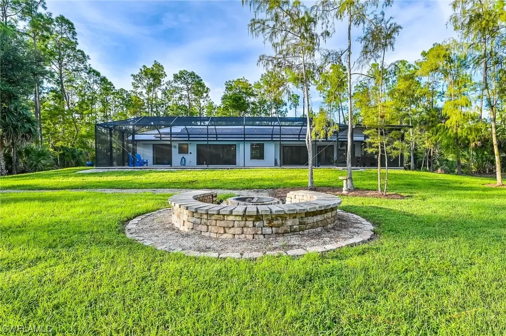 3330 3rd Avenue NW Naples FL 34120