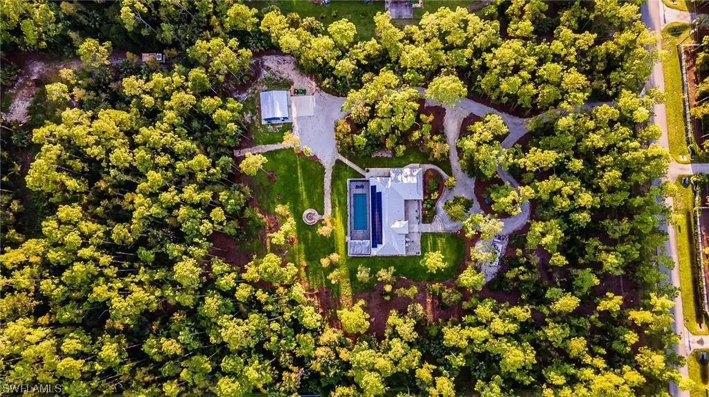 3330 3rd Avenue NW Naples FL 34120