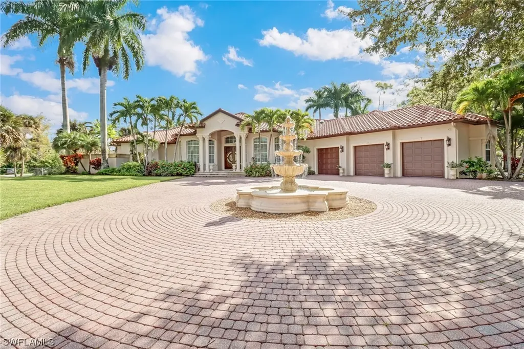 1896 Oakes Boulevard Naples FL 34119