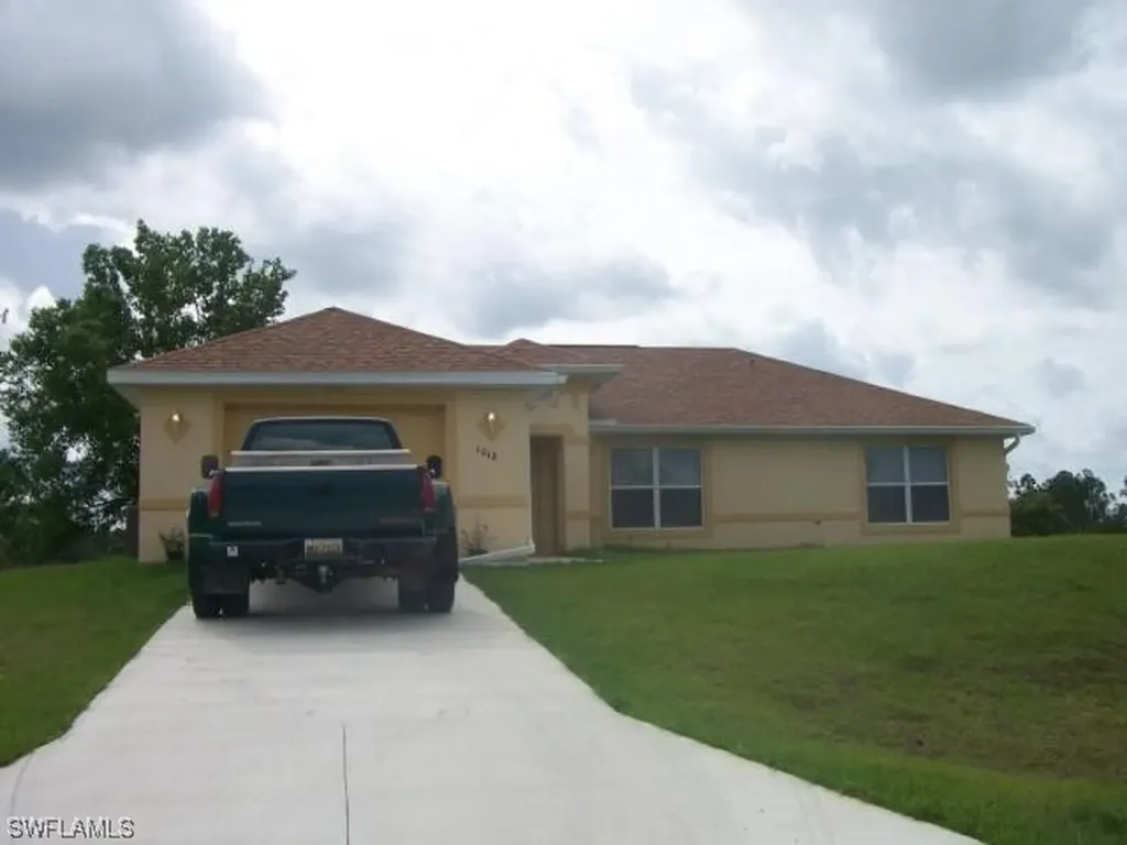 1048 Barcelona Street E Lehigh Acres FL 33974
