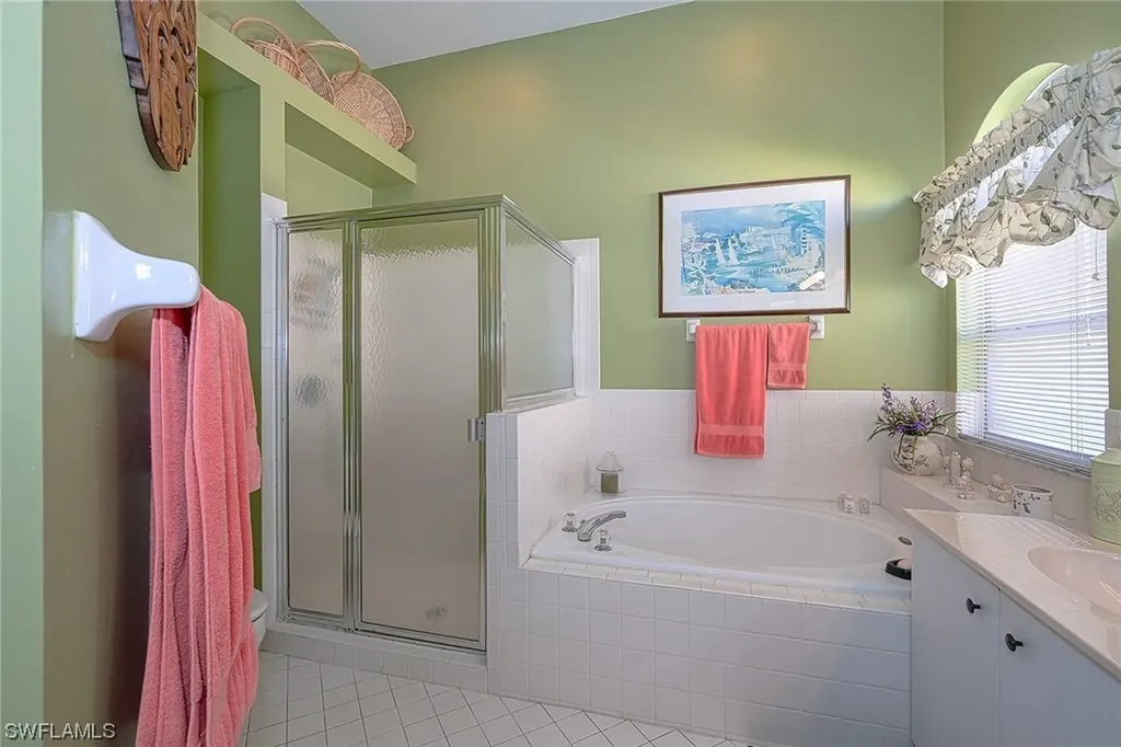 6664 Huntley Lane N Naples FL 34104