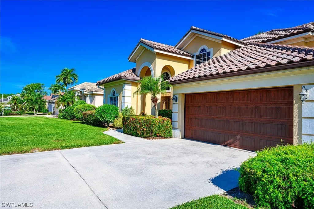 6664 Huntley Lane N Naples FL 34104