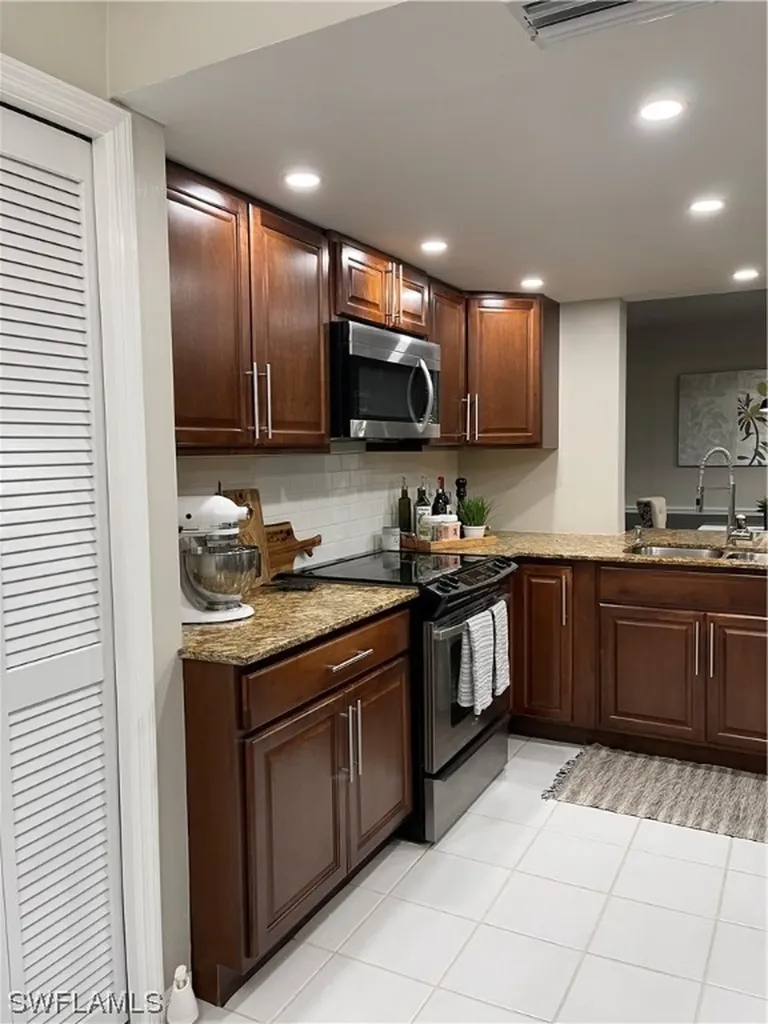 7360 Glenmoor Lane Naples FL 34104