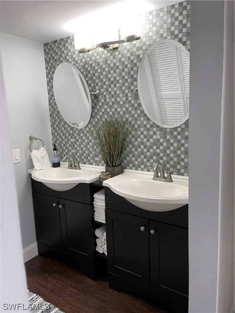 7360 Glenmoor Lane Naples FL 34104