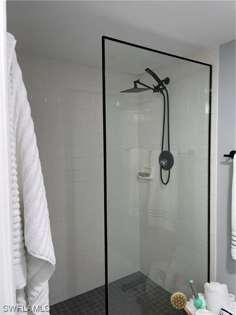 7360 Glenmoor Lane Naples FL 34104