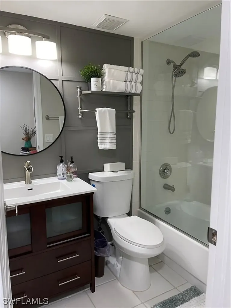 7360 Glenmoor Lane Naples FL 34104