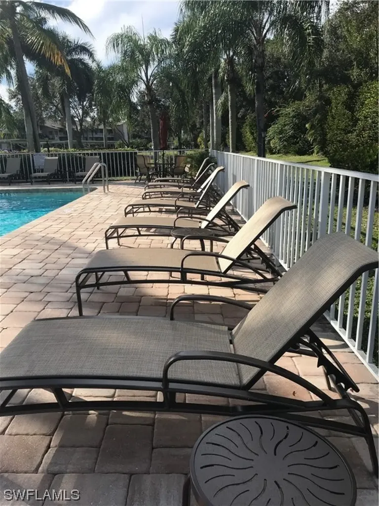 7360 Glenmoor Lane Naples FL 34104