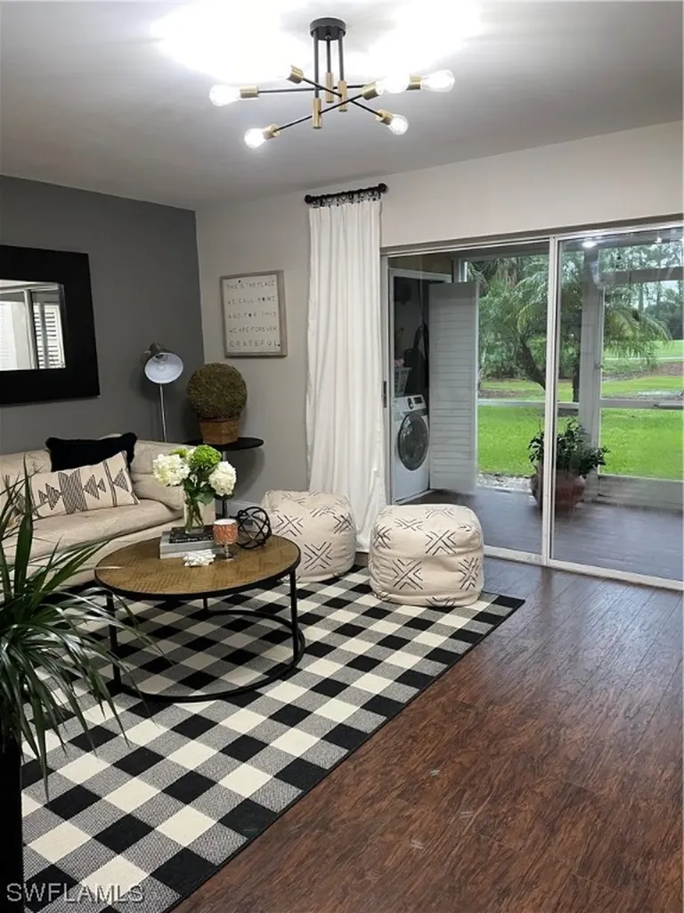 7360 Glenmoor Lane Naples FL 34104