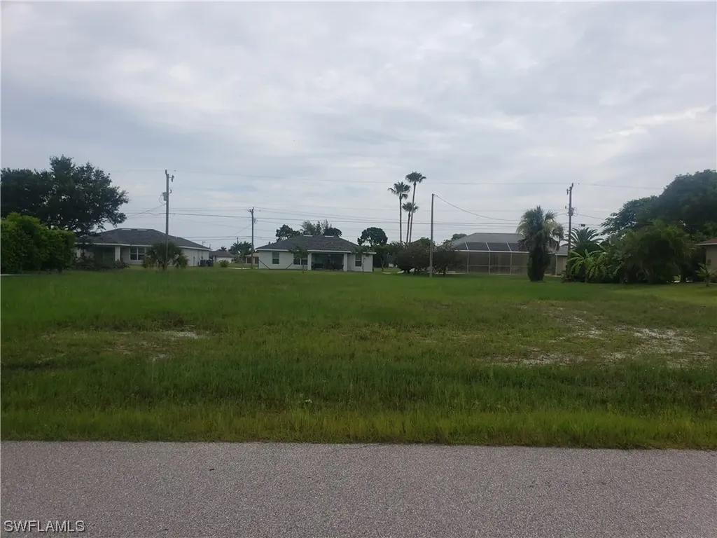909 SW 16th Terrace Cape Coral FL 33991