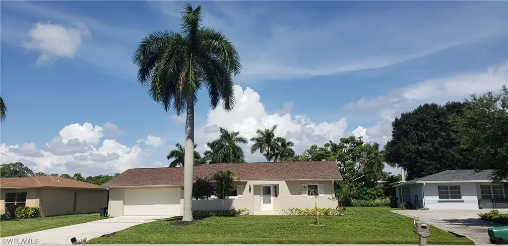 904 Cardinal Street Naples FL 34104