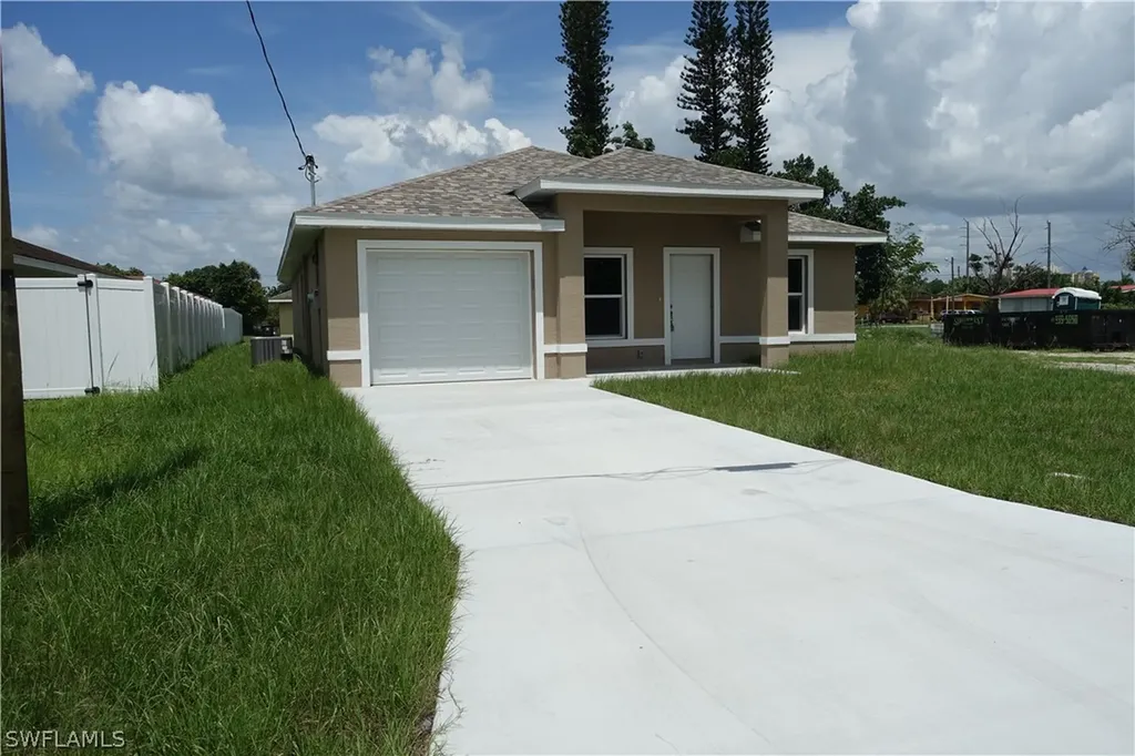 2090 Fountain Street Fort Myers FL 33916