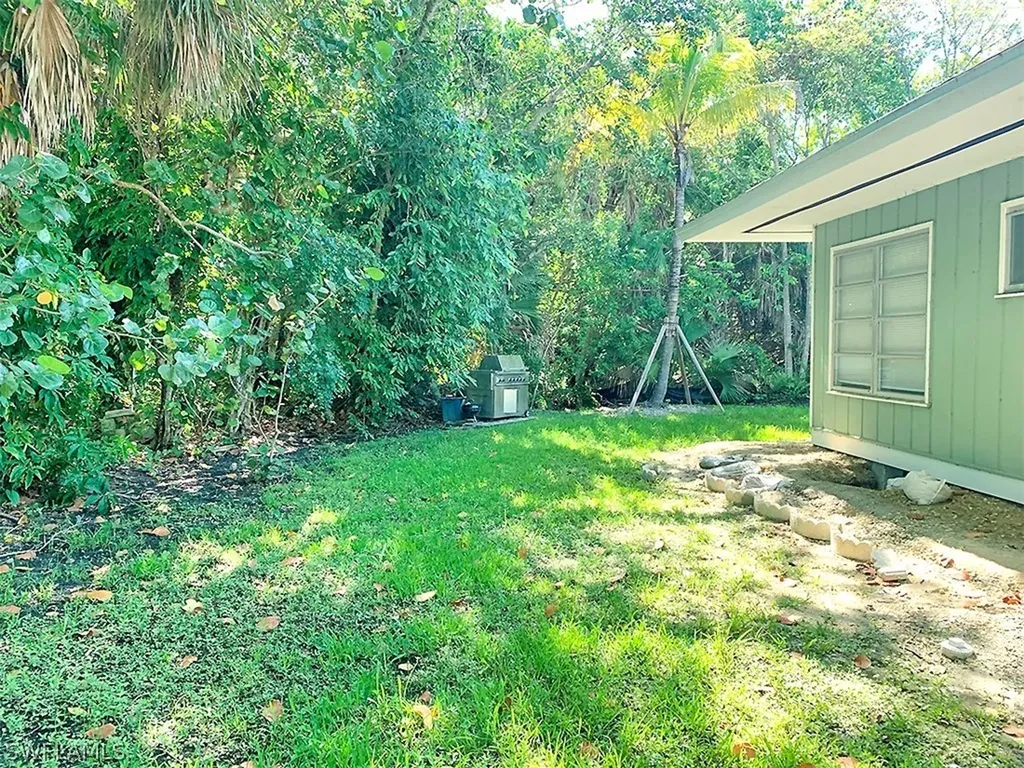 754 Donax Street Sanibel FL 33957