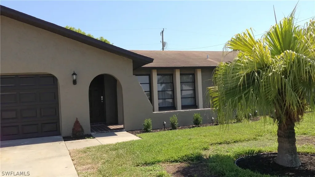 930 SE 25th Lane Cape Coral FL 33904