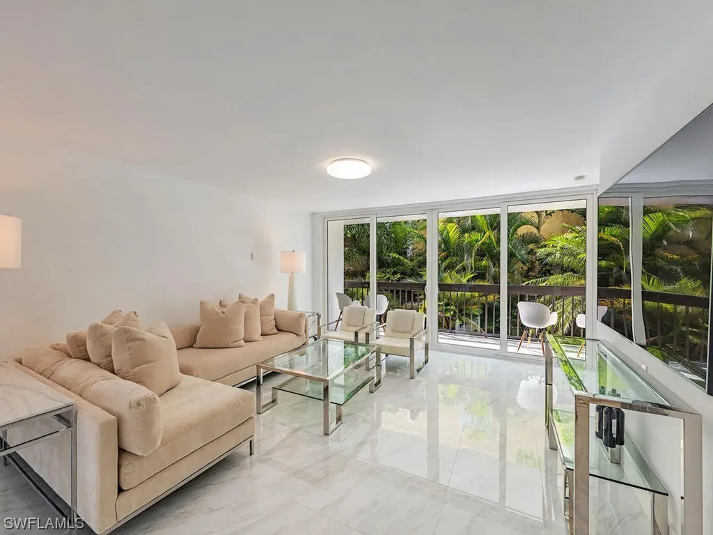 995 9th Avenue S Naples FL 34102
