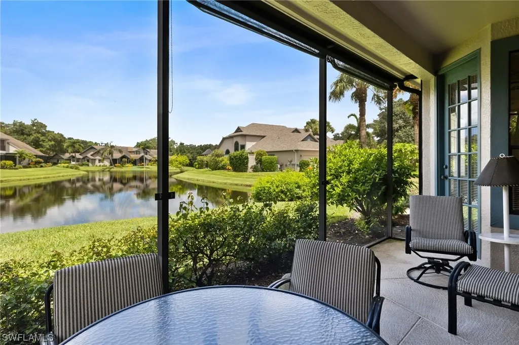 68 Water Oaks Way Naples FL 34105