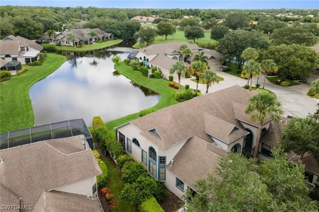 68 Water Oaks Way Naples FL 34105